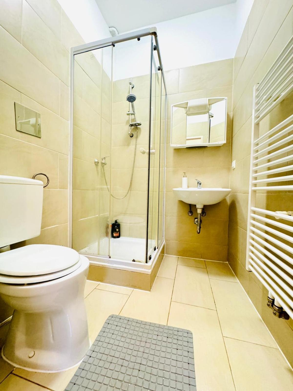 Appartement Chic For 5p, 12-min Walk To Augarten Wenen