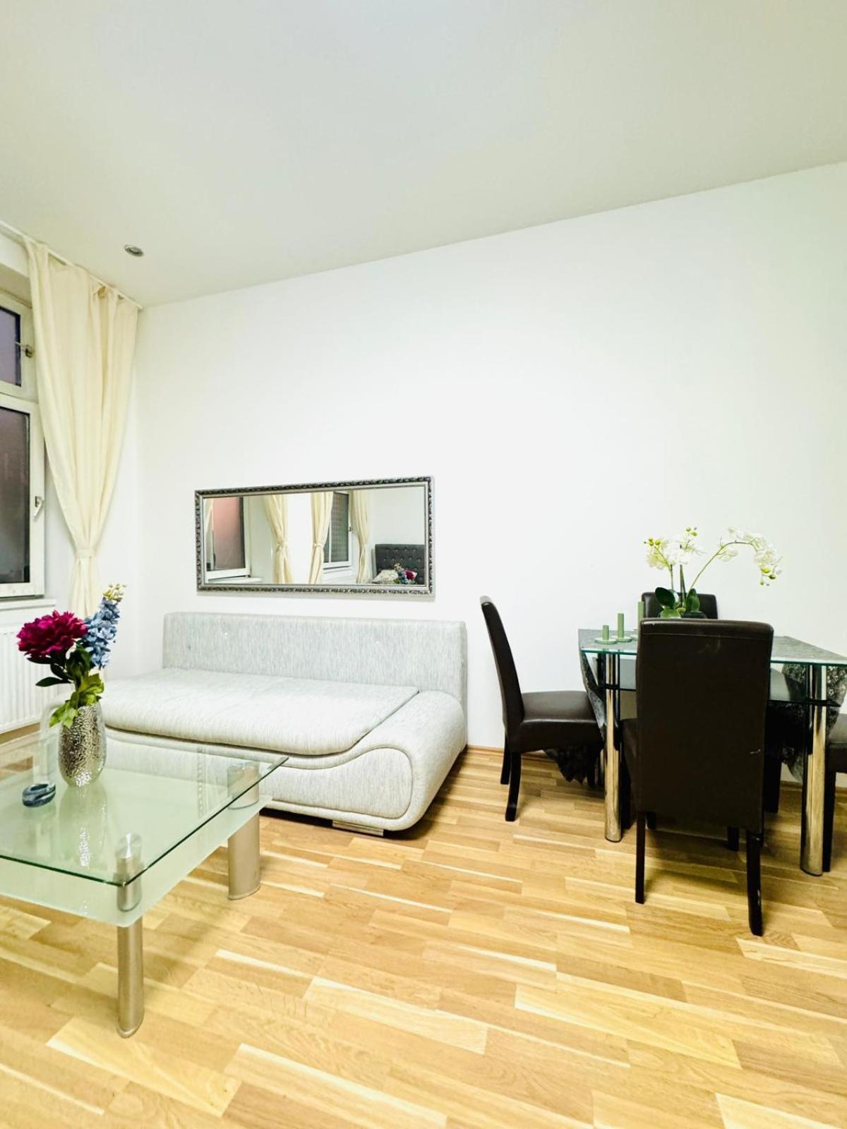 Chic For 5p, 12-min Walk To Augarten Wenen